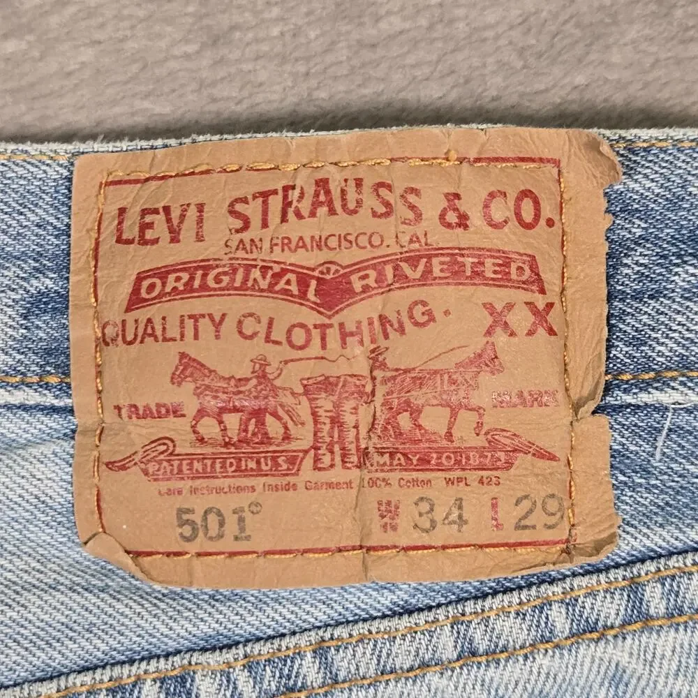 Levi’s 501 Jeans Mens 34x29 Light Wash Distressed Button Fly Straight Leg